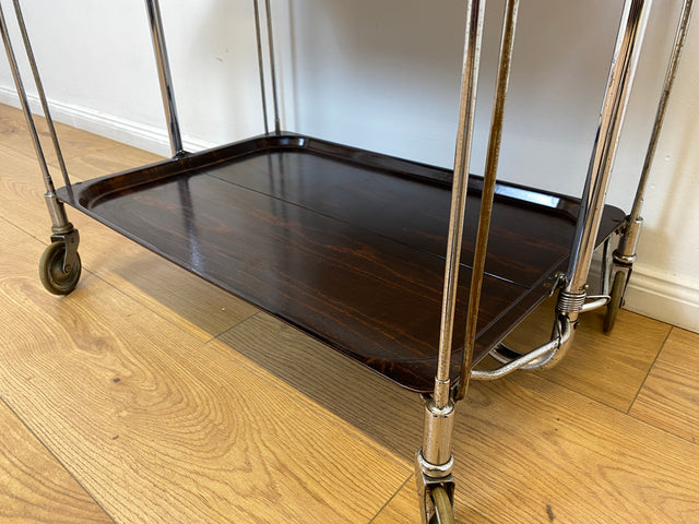 WMK # Kultiger & sehr gut erhaltener faltbarer 70er Jahre Servierwagen mit Chromgestell & auf Rollen # Teewagen Barwagen Beistelltisch Couchtisch Klapptisch Vintage Industrial Design Space Age Retro