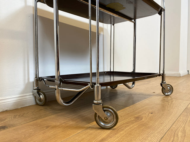 WMK # Kultiger & sehr gut erhaltener faltbarer 70er Jahre Servierwagen mit Chromgestell & auf Rollen # Teewagen Barwagen Beistelltisch Couchtisch Klapptisch Vintage Industrial Design Space Age Retro