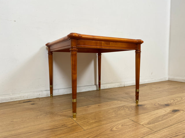 WMK # Hübscher, formschöner und gut erhaltener Stilmöbel Couchtisch aus Kirschholz mit fein gedrechselten Tischbeinen # Salontisch Wohnzimmertisch Beistelltisch Sofatisch Coffee Table Vintage Retro