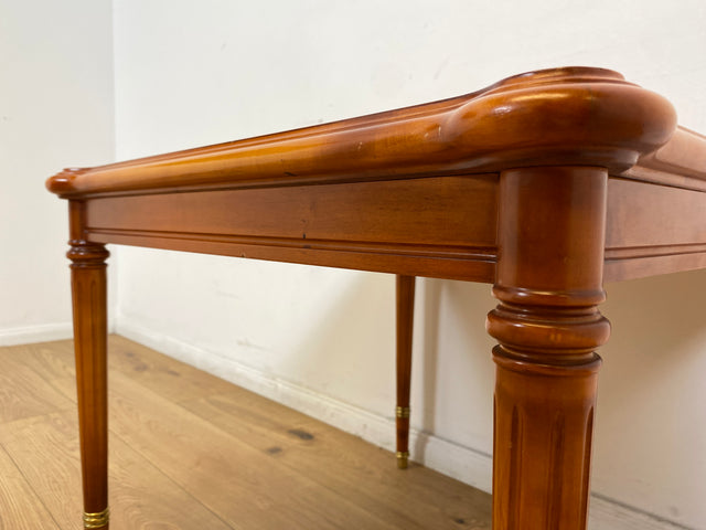 WMK # Hübscher, formschöner und gut erhaltener Stilmöbel Couchtisch aus Kirschholz mit fein gedrechselten Tischbeinen # Salontisch Wohnzimmertisch Beistelltisch Sofatisch Coffee Table Vintage Retro