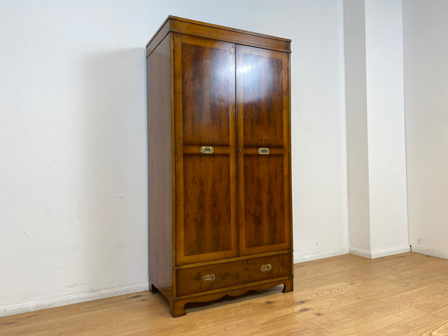 WMK # Eleganter und geräumiger Stilmöbel Kleiderschrank im englischem Stil ähnlich Harrods mit Schubladen und Messingbeschlägen # Schrank Schlafzimmerschrank Wardrobe Colonial Kennedy Military Vintage