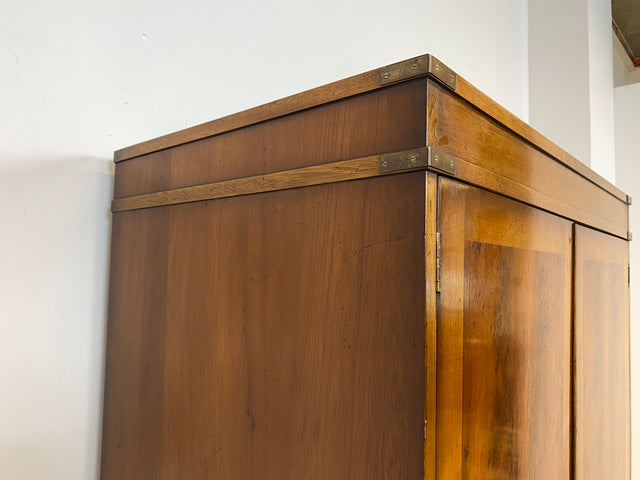 WMK # Eleganter und geräumiger Stilmöbel Kleiderschrank im englischem Stil ähnlich Harrods mit Schubladen und Messingbeschlägen # Schrank Schlafzimmerschrank Wardrobe Colonial Kennedy Military Vintage