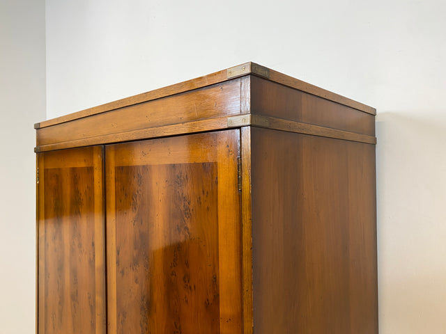 WMK # Eleganter und geräumiger Stilmöbel Kleiderschrank im englischem Stil ähnlich Harrods mit Schubladen und Messingbeschlägen # Schrank Schlafzimmerschrank Wardrobe Colonial Kennedy Military Vintage
