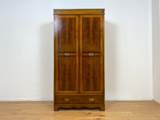 WMK # Eleganter und geräumiger Stilmöbel Kleiderschrank im englischem Stil ähnlich Harrods mit Schubladen und Messingbeschlägen # Schrank Schlafzimmerschrank Wardrobe Colonial Kennedy Military Vintage