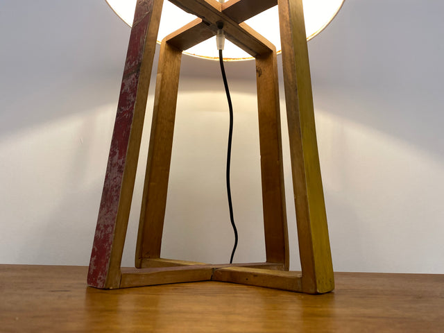 Boatwood by WMK # 1/3 Einzigartige Tischlampe mit Lampenfuß aus altem Bootsholz und weißem Lampenschirm, ein handgefertigtes Unikat in Originalfarben # Lampe Tischleuchte Schreibtischlampe Leselampe