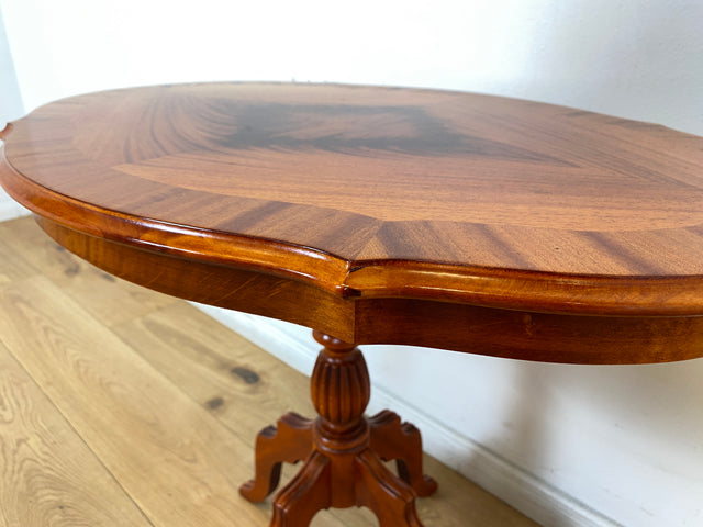 WMK Stilvoller und sehr gute erhaltener Vintage Beistelltisch im antiken Stile in Kirschholz mit fein gedrechselter Mittelsäule I Tisch Salontisch Couchtisch Ablage Lampentisch Stilmöbel Barock Berlin