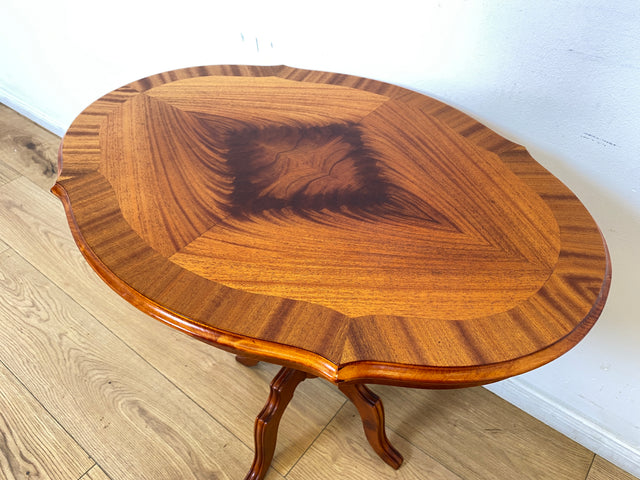 WMK Stilvoller und sehr gute erhaltener Vintage Beistelltisch im antiken Stile in Kirschholz mit fein gedrechselter Mittelsäule I Tisch Salontisch Couchtisch Ablage Lampentisch Stilmöbel Barock Berlin