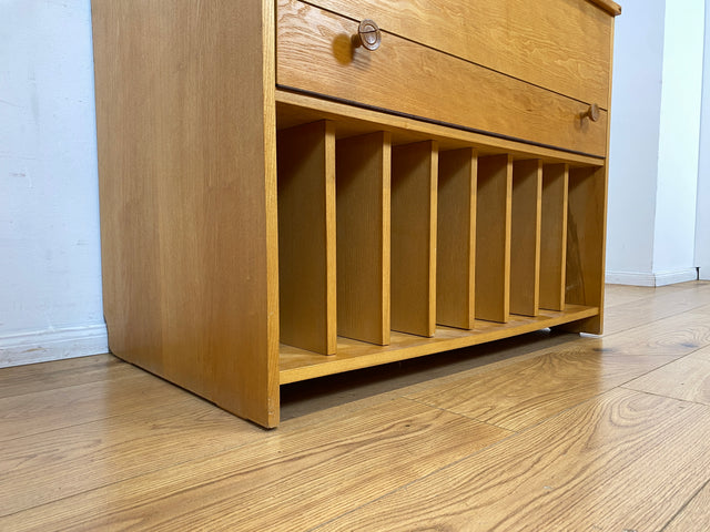 WMK I Heller Vintage Phonoschrank in Esche mit Vinyl Regal und Plattenspieler Fach I Vinylschrank Schalplattenschrank Plattenschrank LP Regal Kommode Sideboard Retro 60er 70er I Berlin Köln Stuttgart