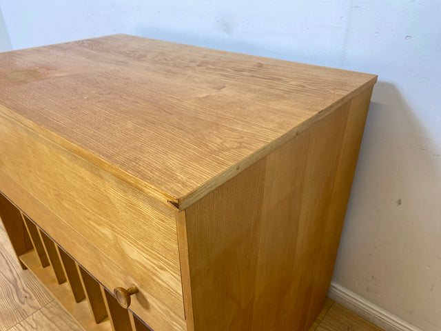 WMK I Heller Vintage Phonoschrank in Esche mit Vinyl Regal und Plattenspieler Fach I Vinylschrank Schalplattenschrank Plattenschrank LP Regal Kommode Sideboard Retro 60er 70er I Berlin Köln Stuttgart