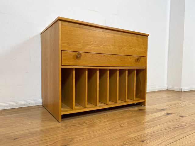 WMK I Heller Vintage Phonoschrank in Esche mit Vinyl Regal und Plattenspieler Fach I Vinylschrank Schalplattenschrank Plattenschrank LP Regal Kommode Sideboard Retro 60er 70er I Berlin Köln Stuttgart
