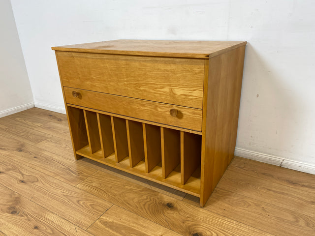 WMK I Heller Vintage Phonoschrank in Esche mit Vinyl Regal und Plattenspieler Fach I Vinylschrank Schalplattenschrank Plattenschrank LP Regal Kommode Sideboard Retro 60er 70er I Berlin Köln Stuttgart