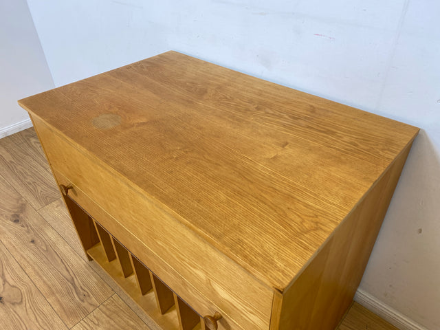 WMK I Heller Vintage Phonoschrank in Esche mit Vinyl Regal und Plattenspieler Fach I Vinylschrank Schalplattenschrank Plattenschrank LP Regal Kommode Sideboard Retro 60er 70er I Berlin Köln Stuttgart