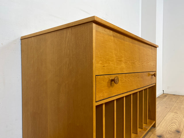 WMK I Heller Vintage Phonoschrank in Esche mit Vinyl Regal und Plattenspieler Fach I Vinylschrank Schalplattenschrank Plattenschrank LP Regal Kommode Sideboard Retro 60er 70er I Berlin Köln Stuttgart