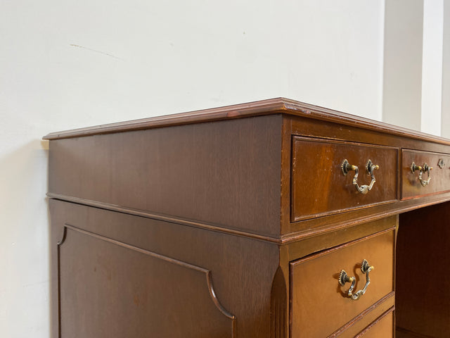 WMK # Vornehmer Vintage Schreibtisch im antiken englischem Stil aus vollem Holz in Mahagoni mit geprägter Lederauflage # Bürotisch Arbeitstisch Sekretär Cheftisch Pedestal Desk Kolonial Regency Berlin