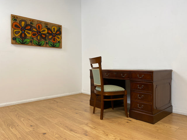 WMK # Vornehmer Vintage Schreibtisch im antiken englischem Stil aus vollem Holz in Mahagoni mit geprägter Lederauflage # Bürotisch Arbeitstisch Sekretär Cheftisch Pedestal Desk Kolonial Regency Berlin