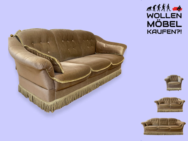WMK I Äußerst gemütliches Vintage Sofa mit samtartigen beigen Originalbezug, Fransen & ausklappbaren Armlehnen I 3er Couch 3-Sitzer Daybed Sitzgarnitur Polstergarnitur Retro I Berlin Halle Stuttgart