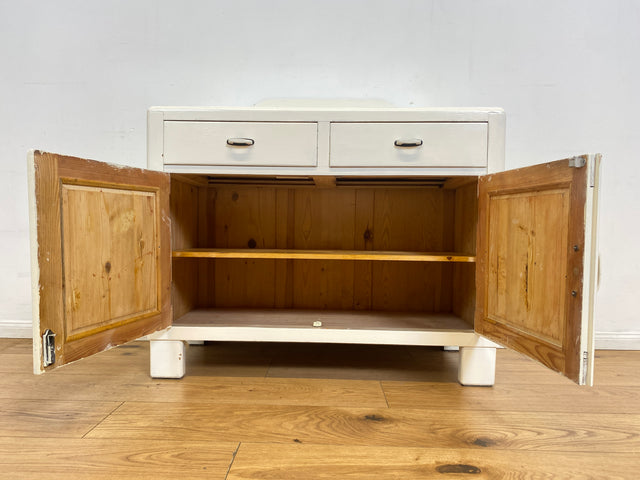 WMK I Formschöne weiße 1930er Jahre Art Deco Kommode aus vollem Holz mit Schubladen & hübschen Originalgriffen I Schrank Anrichte Sideboard Wickelkommode Wäschekommode Jugendstil Antik Vintage Berlin