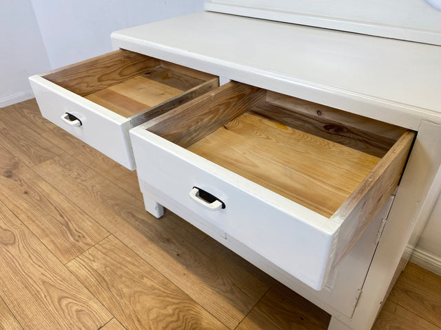 WMK I Formschöne weiße 1930er Jahre Art Deco Kommode aus vollem Holz mit Schubladen & hübschen Originalgriffen I Schrank Anrichte Sideboard Wickelkommode Wäschekommode Jugendstil Antik Vintage Berlin