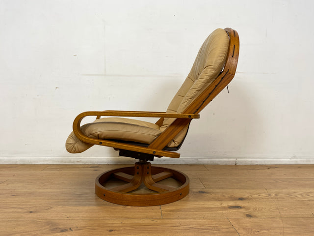 Eleganter & äußerst gemütlicher norwegischer Designer Drehsessel von Rybo Rykken mit beigem Echtleder Bezug