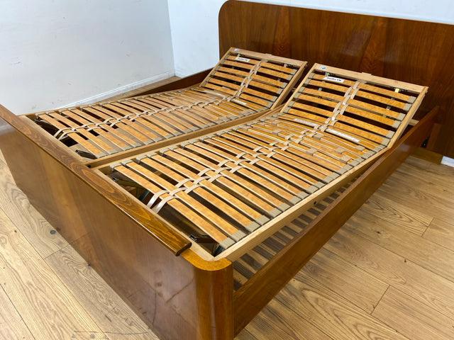 WMK I Stilvolles 50er Jahre Doppelbett in edlem Nussbaum mit verstellbarem Lattenrost für 2x 80x195 oder 160x195 cm Matratzen I
