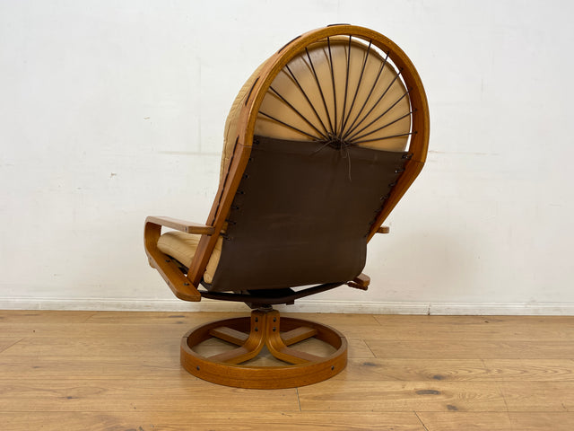 Eleganter & äußerst gemütlicher norwegischer Designer Drehsessel von Rybo Rykken mit beigem Echtleder Bezug