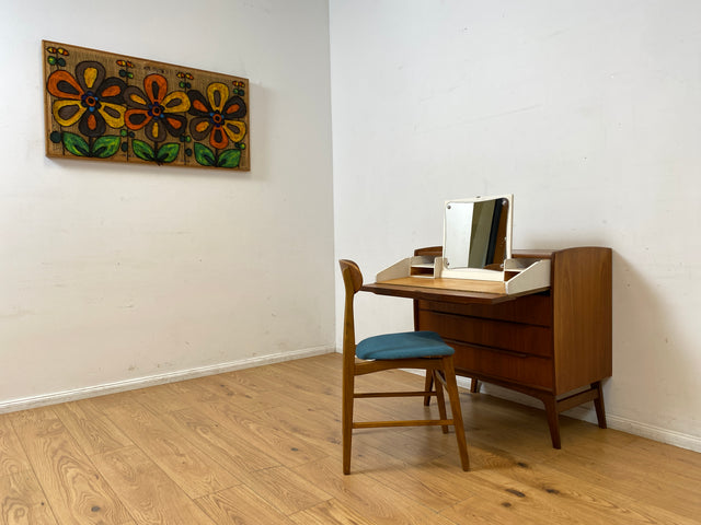 Das Highlight I Rare skandinavische Mid-Century Schminkkommode in Teakholz mit Schubladen & Spiegel I Kommode Sideboard Schminktisch Wäschekommode Frisierkommode Danish Design Vintage I