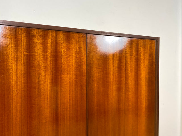 WMK I Perfekt aufgeteilter Mid-Century Kleiderschrank mit Schubladen & Kleiderstange I Schrank Wäscheschrank Schlafzimmerschrank Dielenschrank Garderobe Wardrobe 50er 60er Vintage Berlin Hamburg Köln