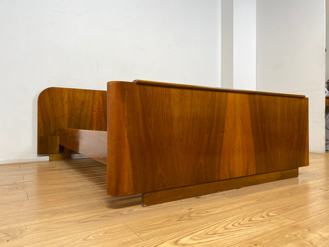 WMK I Stilvolles 50er Jahre Doppelbett in edlem Nussbaum mit verstellbarem Lattenrost für 2x 80x195 oder 160x195 cm Matratzen I