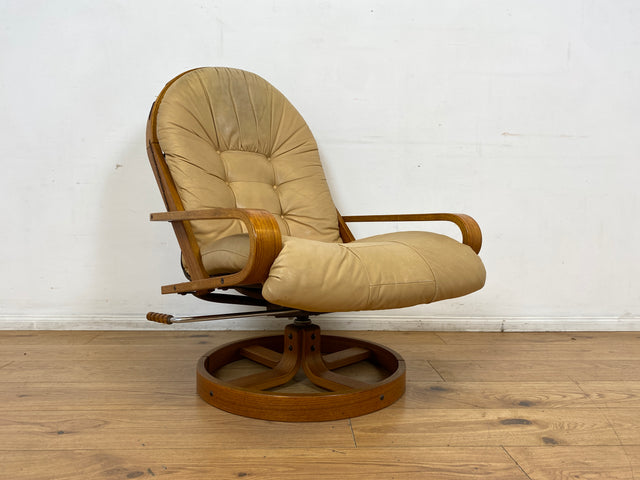 Eleganter & äußerst gemütlicher norwegischer Designer Drehsessel von Rybo Rykken mit beigem Echtleder Bezug