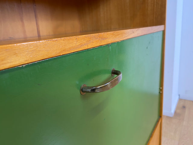 WMK I Rarer heller Mid-Century Schreibschrank in grüner Originalfarbe mit Messinggriffen I Sekretär Highboard Schrank Barschrank Bar Schreibtisch Bücherschrank Vintage 60er I Berlin Frankfurt Bayern
