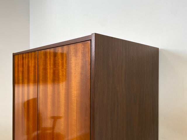 WMK I Perfekt aufgeteilter Mid-Century Kleiderschrank mit Schubladen & Kleiderstange I Schrank Wäscheschrank Schlafzimmerschrank Dielenschrank Garderobe Wardrobe 50er 60er Vintage Berlin Hamburg Köln