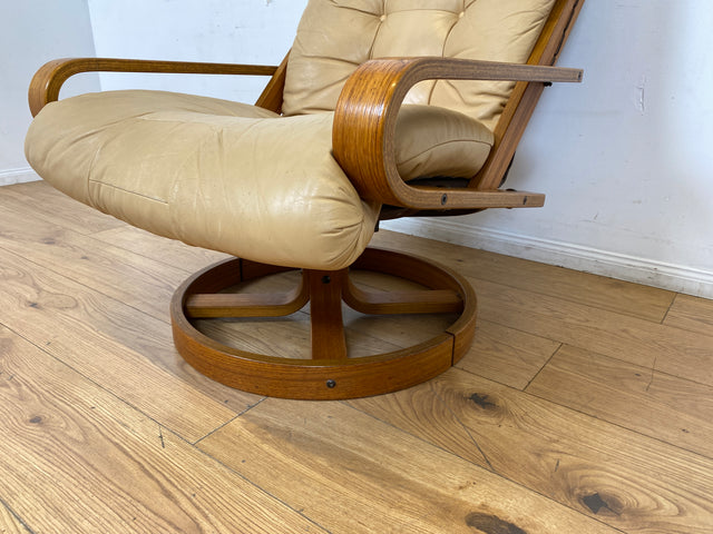 Eleganter & äußerst gemütlicher norwegischer Designer Drehsessel von Rybo Rykken mit beigem Echtleder Bezug
