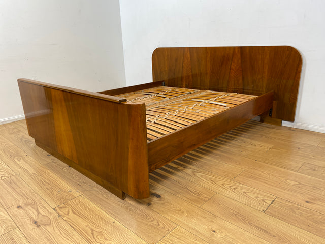 WMK I Stilvolles 50er Jahre Doppelbett in edlem Nussbaum mit verstellbarem Lattenrost für 2x 80x195 oder 160x195 cm Matratzen I