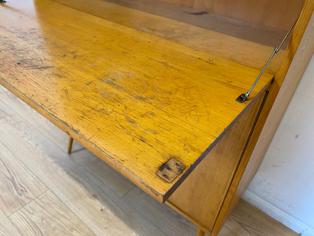 WMK I Rarer heller Mid-Century Schreibschrank in grüner Originalfarbe mit Messinggriffen I Sekretär Highboard Schrank Barschrank Bar Schreibtisch Bücherschrank Vintage 60er I Berlin Frankfurt Bayern