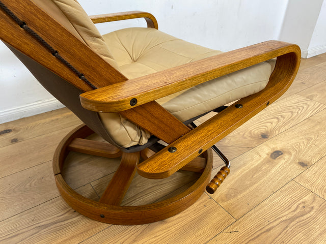 Eleganter & äußerst gemütlicher norwegischer Designer Drehsessel von Rybo Rykken mit beigem Echtleder Bezug