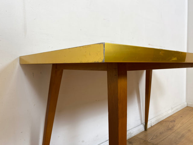 WMK I Besonders schöner hoher Mid-Century Couchtisch mit Mosaik Fliesen und konischen Füßen