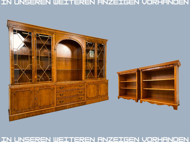 WMK I Imposanter & hochwertiger 1980er Wohnzimmerschrank im englischen Regency Stil mit Vitrine