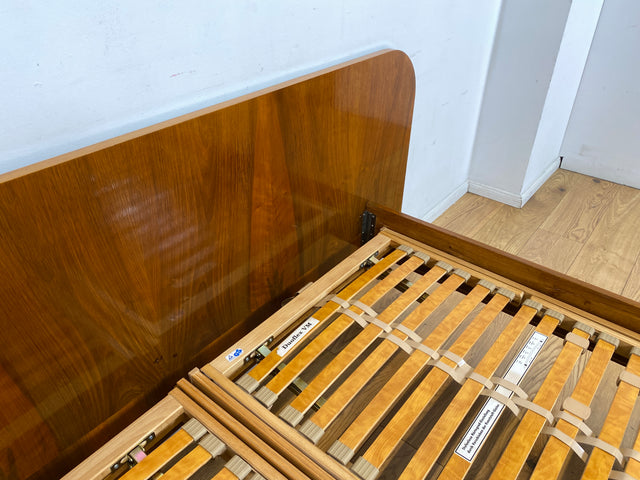 WMK I Stilvolles 50er Jahre Doppelbett in edlem Nussbaum mit verstellbarem Lattenrost für 2x 80x195 oder 160x195 cm Matratzen I
