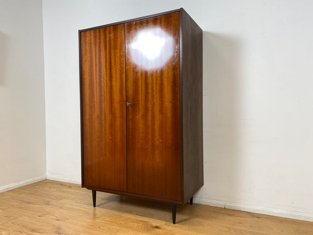 WMK I Perfekt aufgeteilter Mid-Century Kleiderschrank mit Schubladen & Kleiderstange I Schrank Wäscheschrank Schlafzimmerschrank Dielenschrank Garderobe Wardrobe 50er 60er Vintage Berlin Hamburg Köln