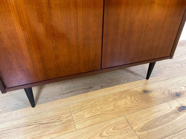 WMK I Perfekt aufgeteilter Mid-Century Kleiderschrank mit Schubladen & Kleiderstange I Schrank Wäscheschrank Schlafzimmerschrank Dielenschrank Garderobe Wardrobe 50er 60er Vintage Berlin Hamburg Köln