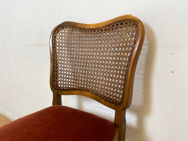 Set aus 4 wunderschönen 50er Jahre Chippendale Esszimmerstühlen mit Wiener Geflecht & bordeaux rotem Bezug I 4er Stühle Holzstühle Küchenstühle Mid-Century Vintage Barock I