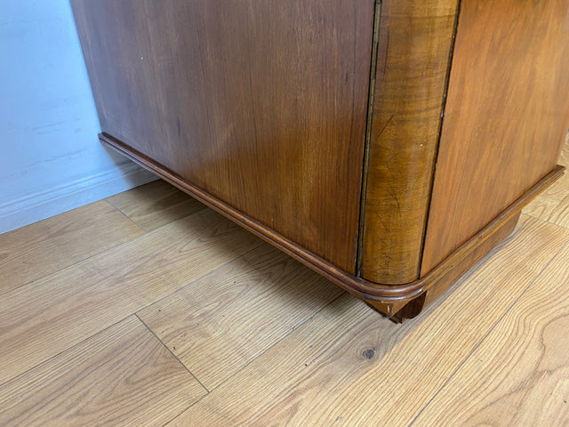 WMK I Imposanter und gut erhaltener 30er Jahre Art Deco Schreibtisch aus vollem Holz mit Schubladen
