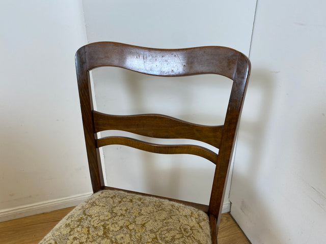 WMK I 1/2 Klassischer 30er Jahre Küchenstuhl aus Buche mit freundlichem Originalbezug und Federkernsitz I Stuhl Esszimmerstuhl Holzstuhl Dining Chair Antik Art Deco Vintage I Berlin Frankfurt Bremen