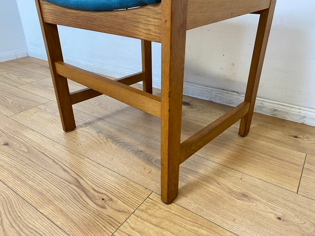 WMK I Set aus 4 minimalistischen skandinavischen Mid-Century Stühlen mit neuem Bezug in Petrolblau