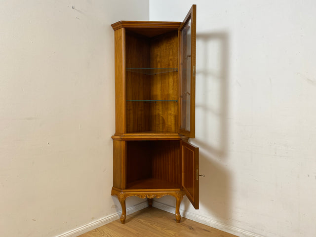 WMK I Hochwertige handverzierte 60er Jahre Chippendale Eckvitrine in Nussbaum I Eckschrank Glasvitrine Geschirrschrank Wohnzimmerschrank Eckkommode Highboard Vintage Barock I Berlin Leipzig Hannover