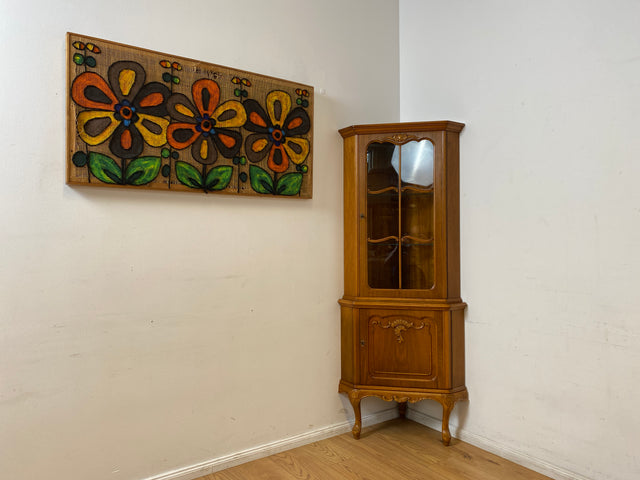 WMK I Hochwertige handverzierte 60er Jahre Chippendale Eckvitrine in Nussbaum I Eckschrank Glasvitrine Geschirrschrank Wohnzimmerschrank Eckkommode Highboard Vintage Barock I Berlin Leipzig Hannover