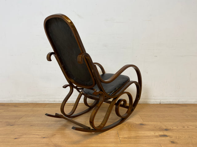 WMK I Sehr schöner 60er Jahre Schaukelstuhl im Stil von Thonet mit Bugholz Rahmen und Kunstleder Bezug