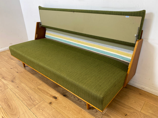WMK I Stilvolles grünes skandinavisches Mid-Century Daybed von Herrljunga in Teakholz mit aufklapp. Rückenlehne