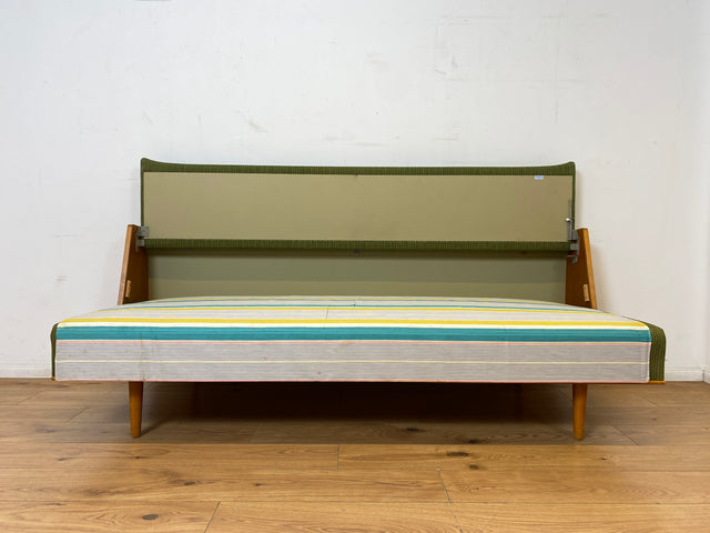 WMK I Stilvolles grünes skandinavisches Mid-Century Daybed von Herrljunga in Teakholz mit aufklapp. Rückenlehne