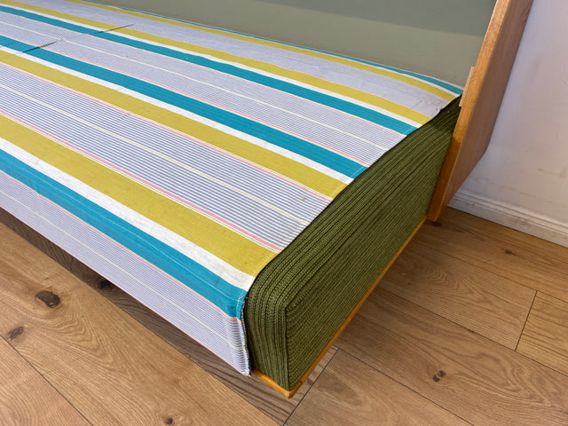 WMK I Stilvolles grünes skandinavisches Mid-Century Daybed von Herrljunga in Teakholz mit aufklapp. Rückenlehne